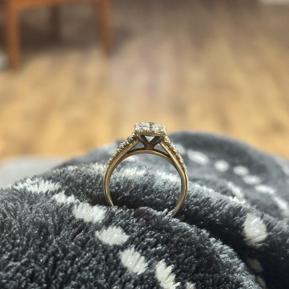 Elegant Gold Diamond Ring 14k solid gold - Picture 7 of 7